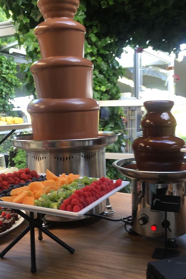 Chocoladefontein op een bruiloft (1)