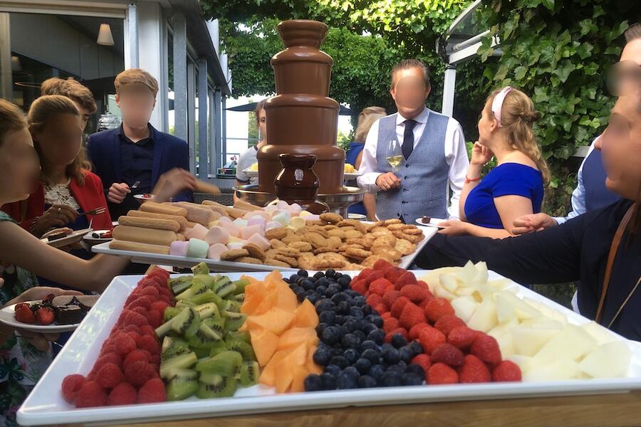 Chocoladefontein op een bruiloft (3)