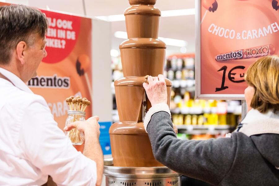 Chocoladefontein bij een productpresentatie (1)
